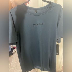 Lululemon tee